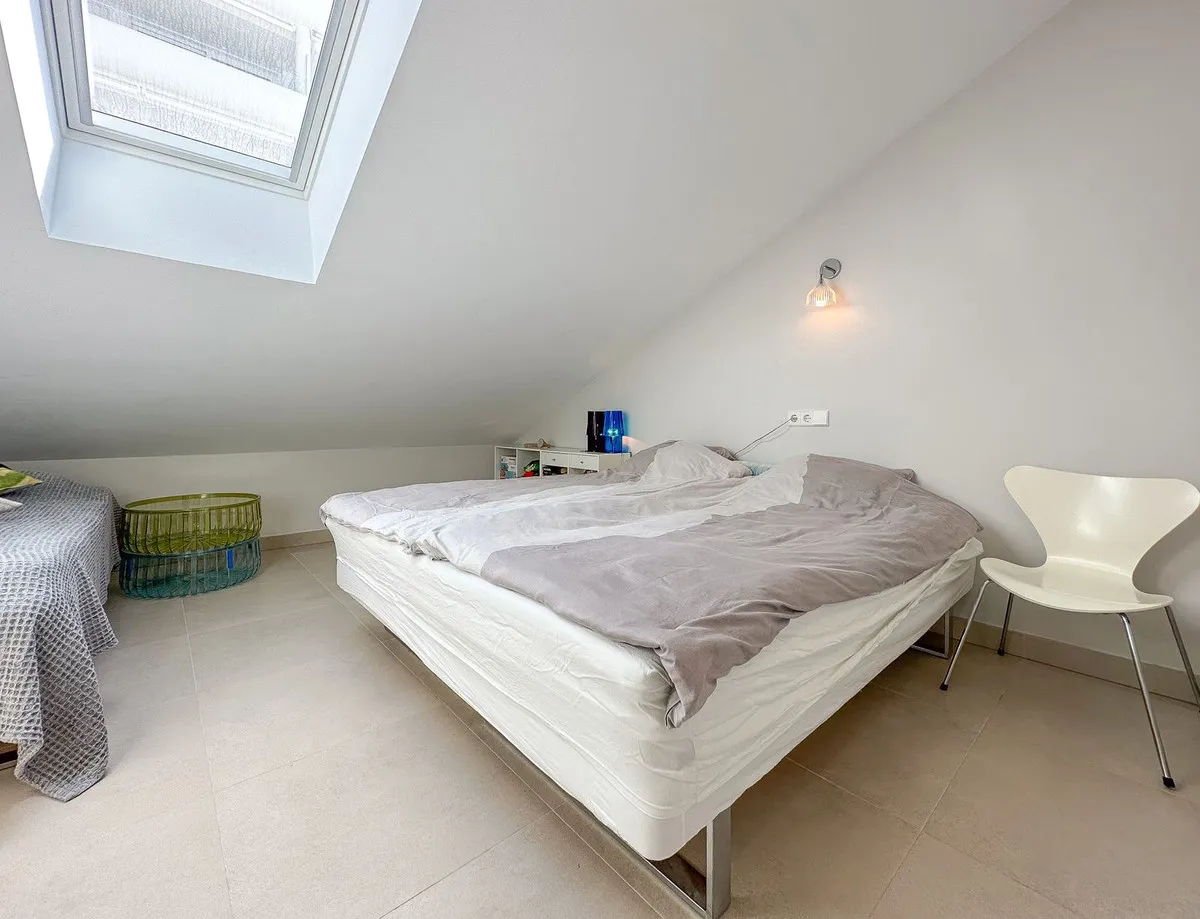 562936d1-95a8-44a9-a404-cd0d968ba233