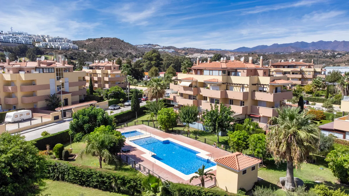 51c1b7e0-8858-4442-a0f5-7fc1e3b90d39