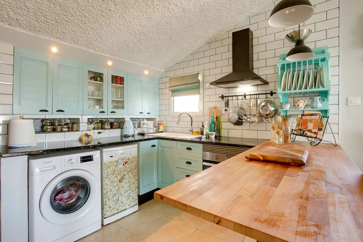 9e4dbf75-bc00-4120-9ea1-8dfa90934f97