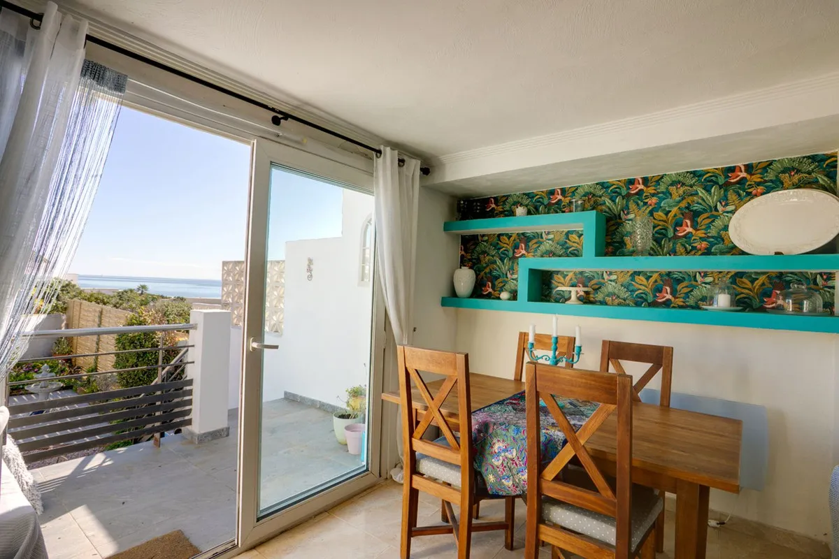 c254e937-dfc8-47c8-88e9-56d428efa9c8