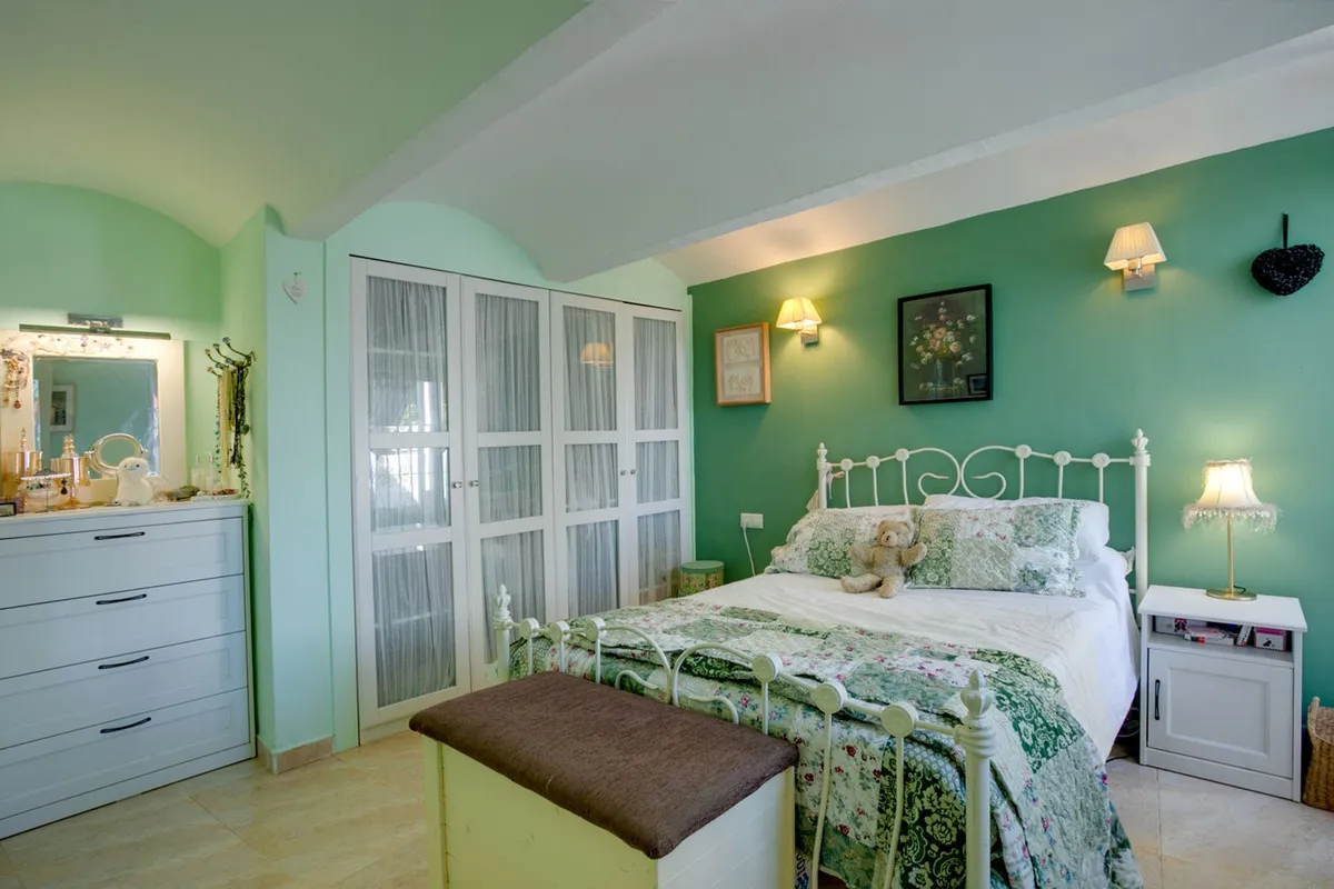 cc1cbc55-0bf0-4122-b297-c38f32662427