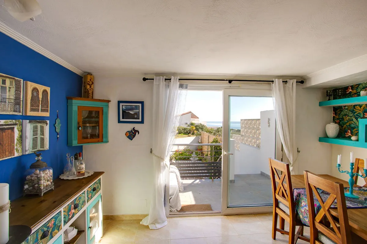 dba82b09-4165-4818-ba4a-3bb05f3a8b46