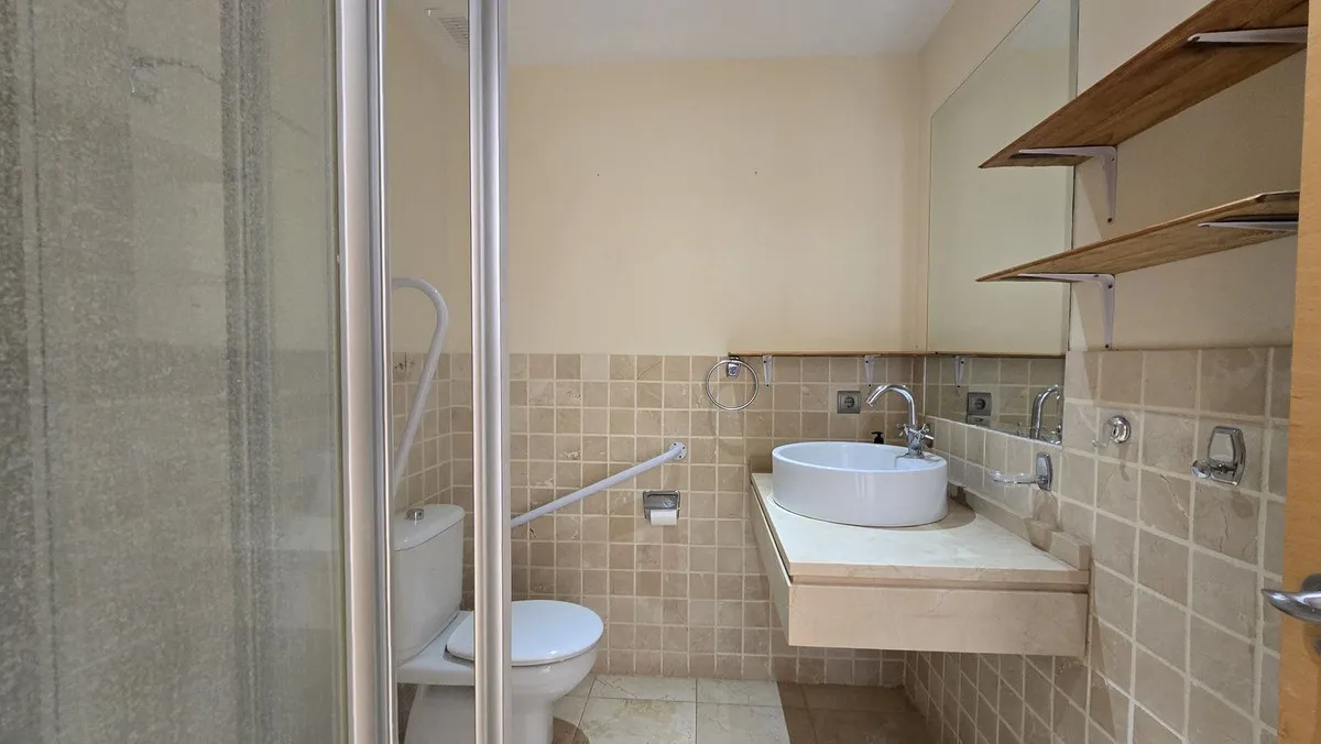 96675100-d597-48b4-9e7f-59d84bb2189b