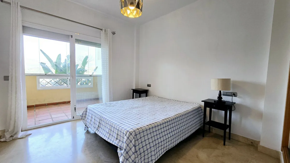 fe44bb18-9e7e-46fc-8dd4-96eff942b259