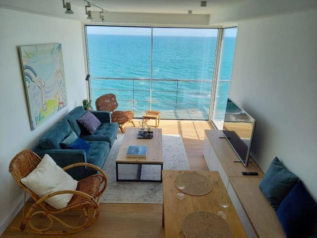 b697c1a4-e91b-420f-a7a2-7467c9b772a1