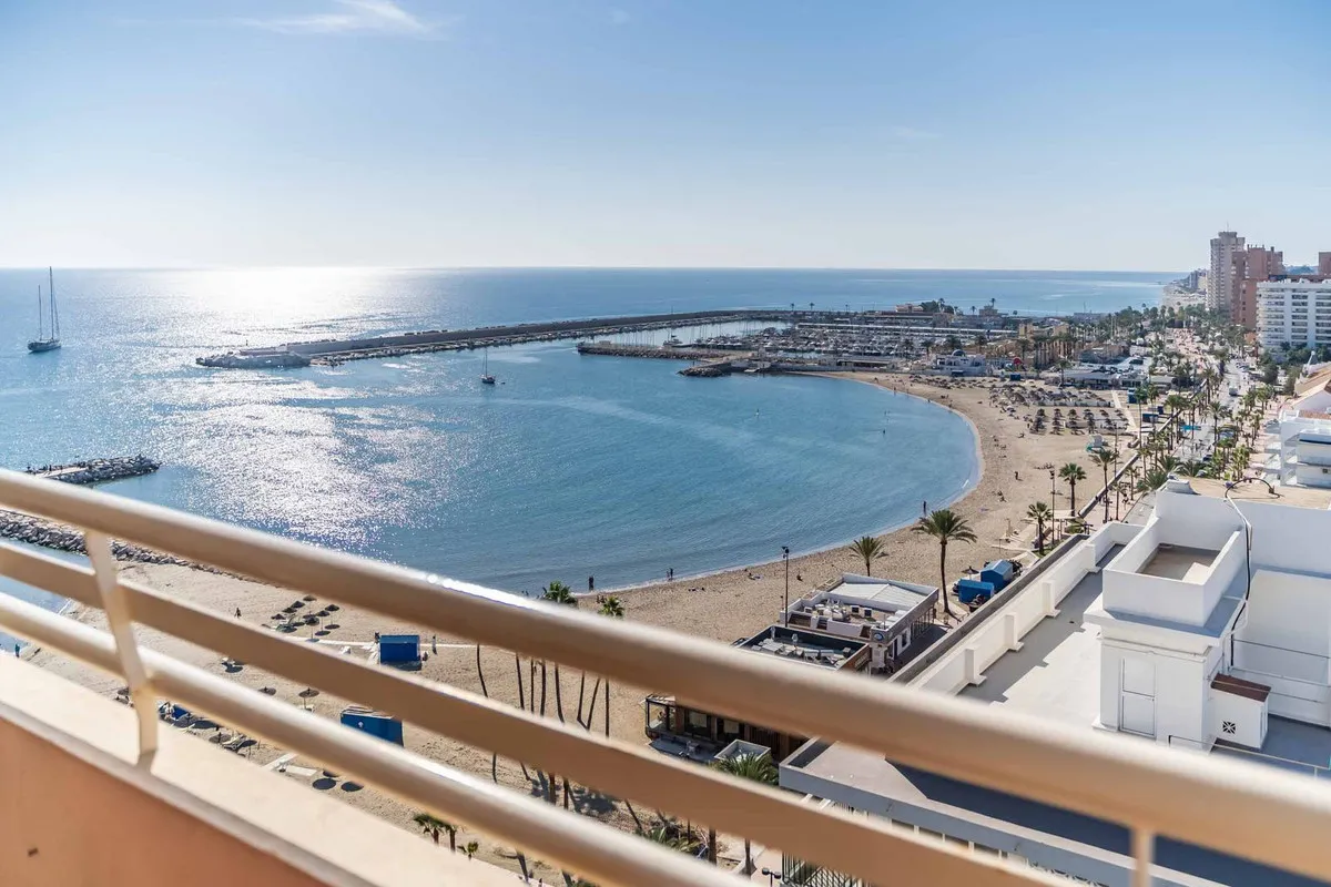 20a9cca7-ca6b-40e0-aa50-228660da5756