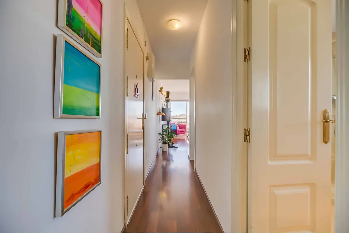 5b1a9402-adc7-4b73-b9dc-59c1c5f74a3b