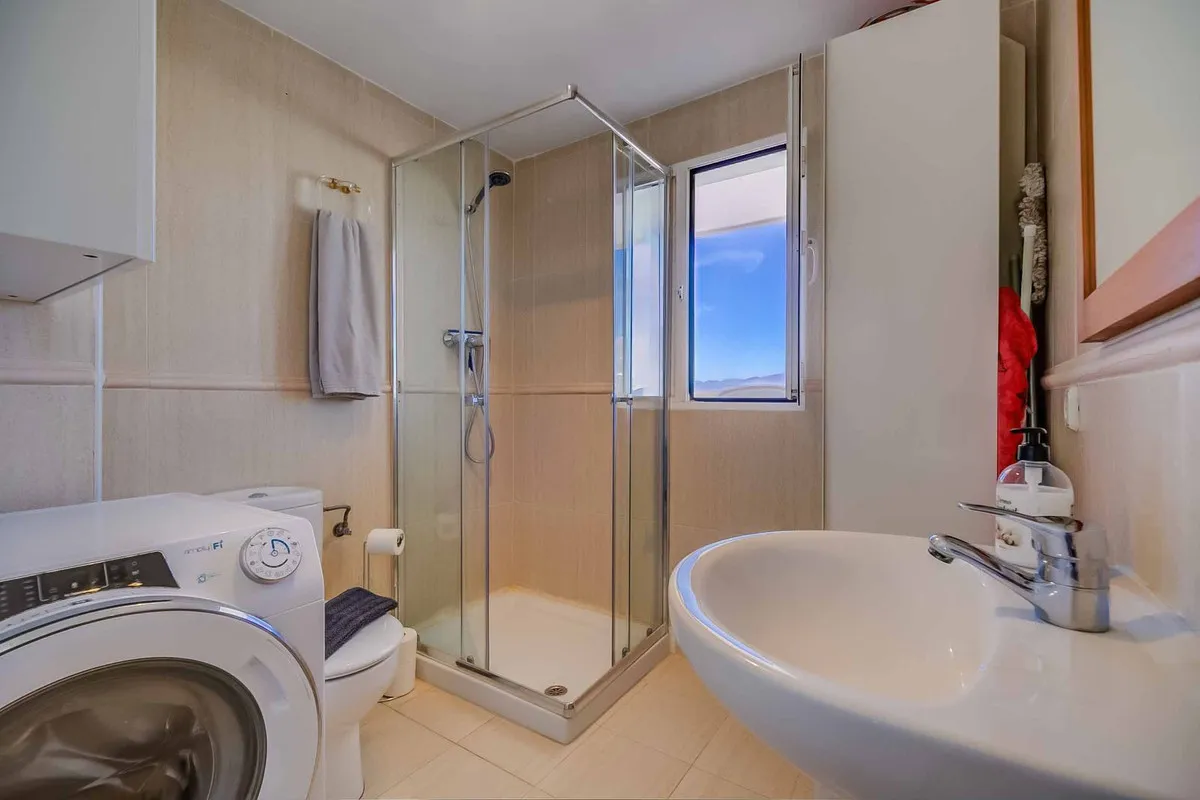 802f637e-568d-4234-80aa-0597b39e5e6d