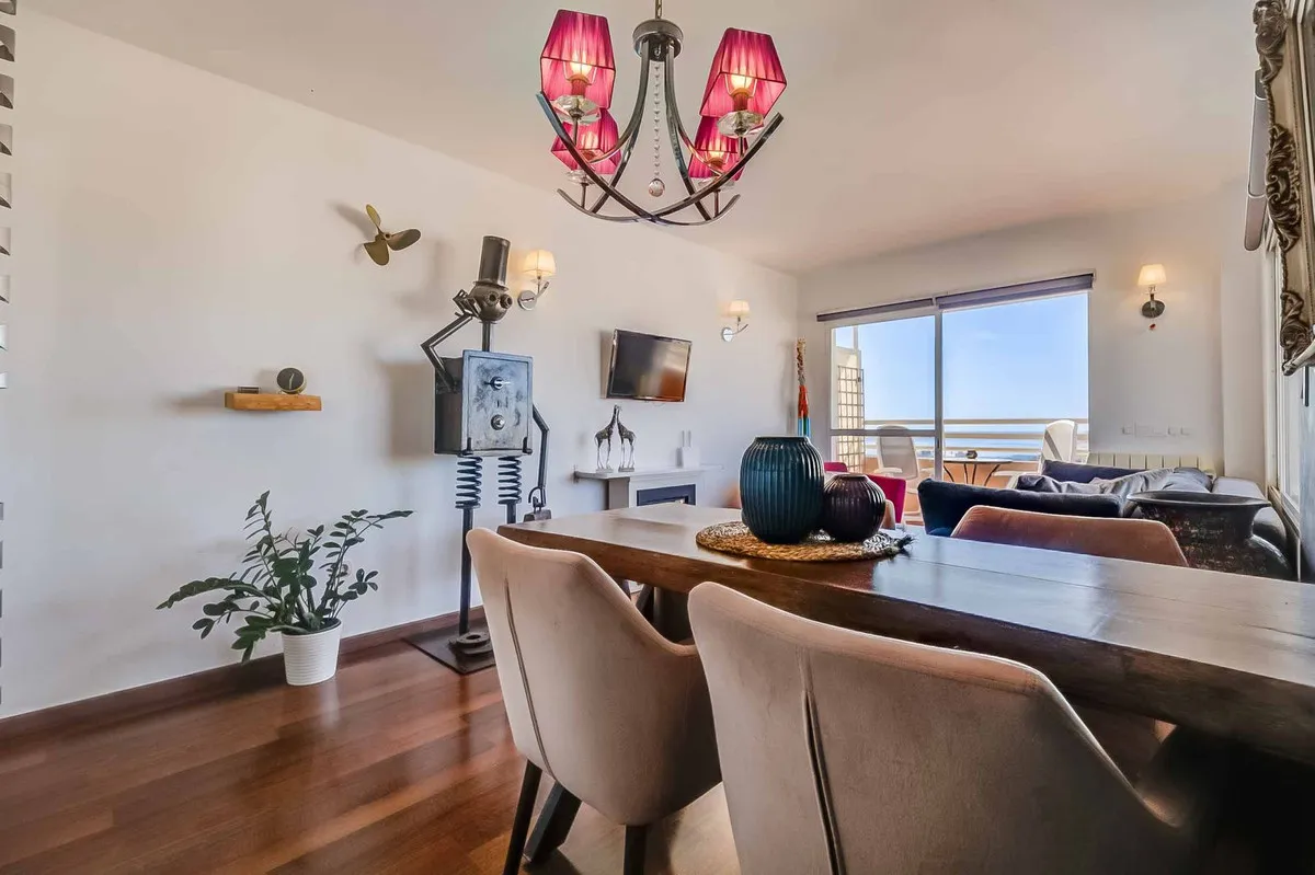 ee63f3cd-d985-4dcc-a78f-bcb901a2def4