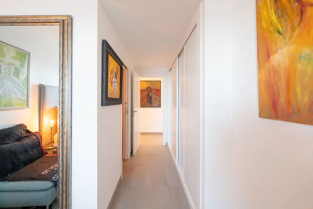 55e59f84-d162-47d5-83fd-f5b02d10034e