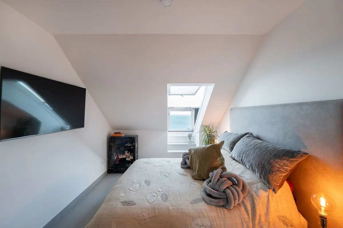 ea50f0cb-a1a4-4140-acd5-80b2f8cb051c