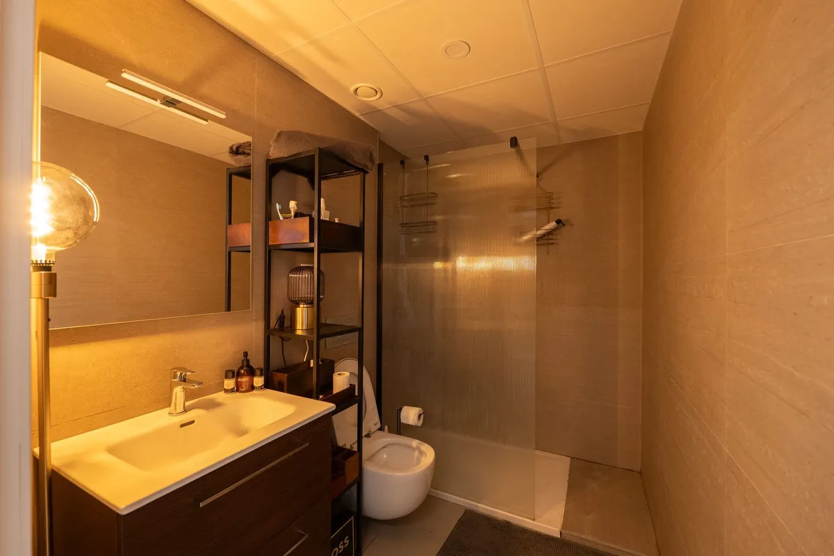 f933a027-22e3-4fb7-80fe-4a11e1b7d5d4