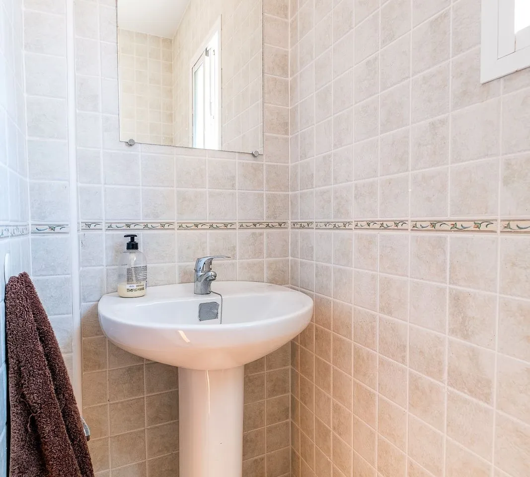 aae9811b-c47e-45c1-9052-c6e14cb372db