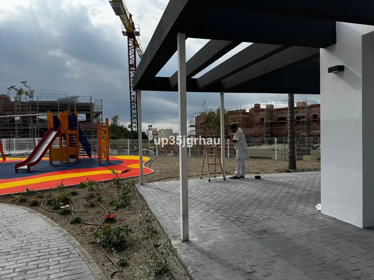 90697c6e-002e-40c5-a515-47fec645fa64