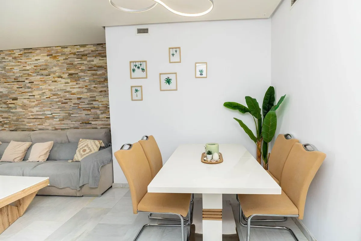 2dca343c-c068-40b8-b9e4-2df6cdcee06e