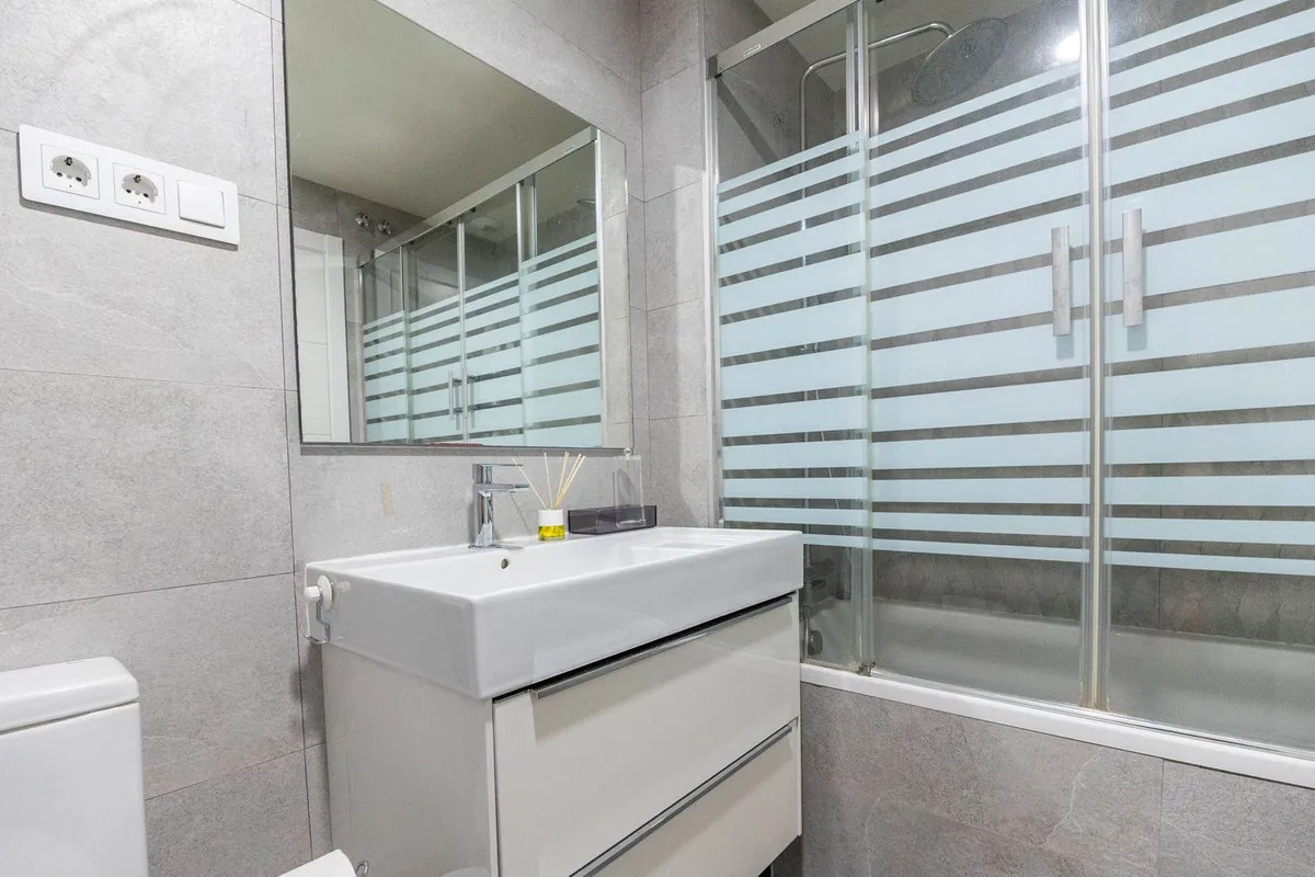 f7a49241-6c32-48b8-99d2-1284d287e1d5