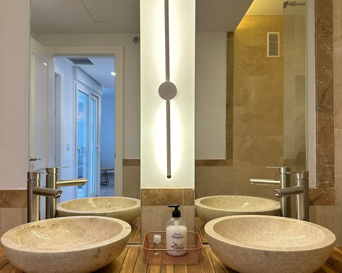 042d875b-45be-4312-b270-2082f2a1d896