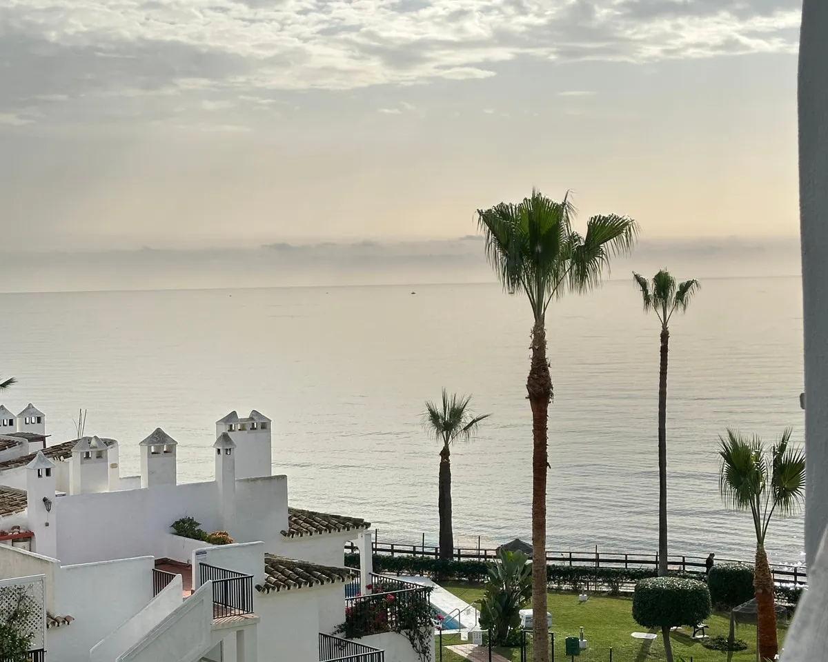 a1849810-58ca-4e29-bcf8-67237a9be580