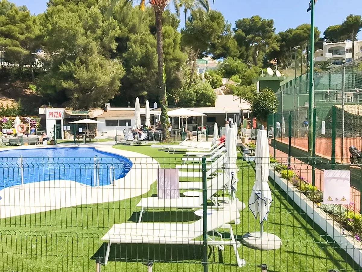 ea999f0e-ca70-4a45-b01d-4b78331be2dc