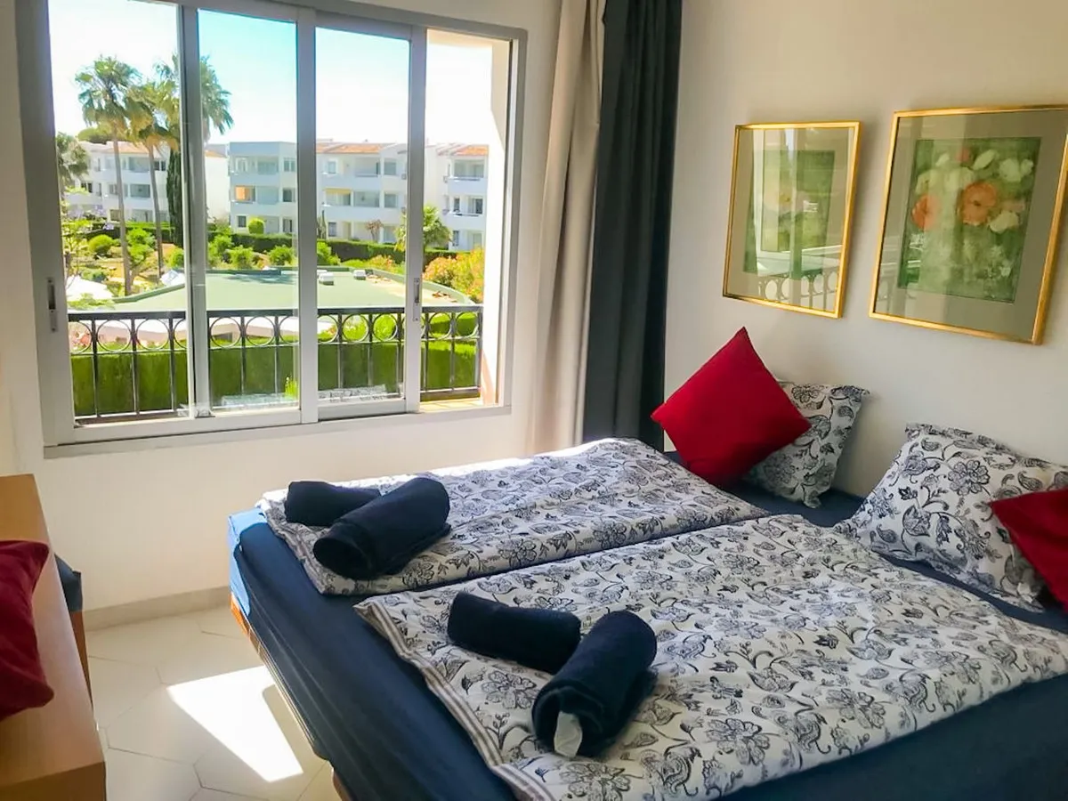 ff220ddb-d5e4-4104-9ffc-2ae3c0650c4d