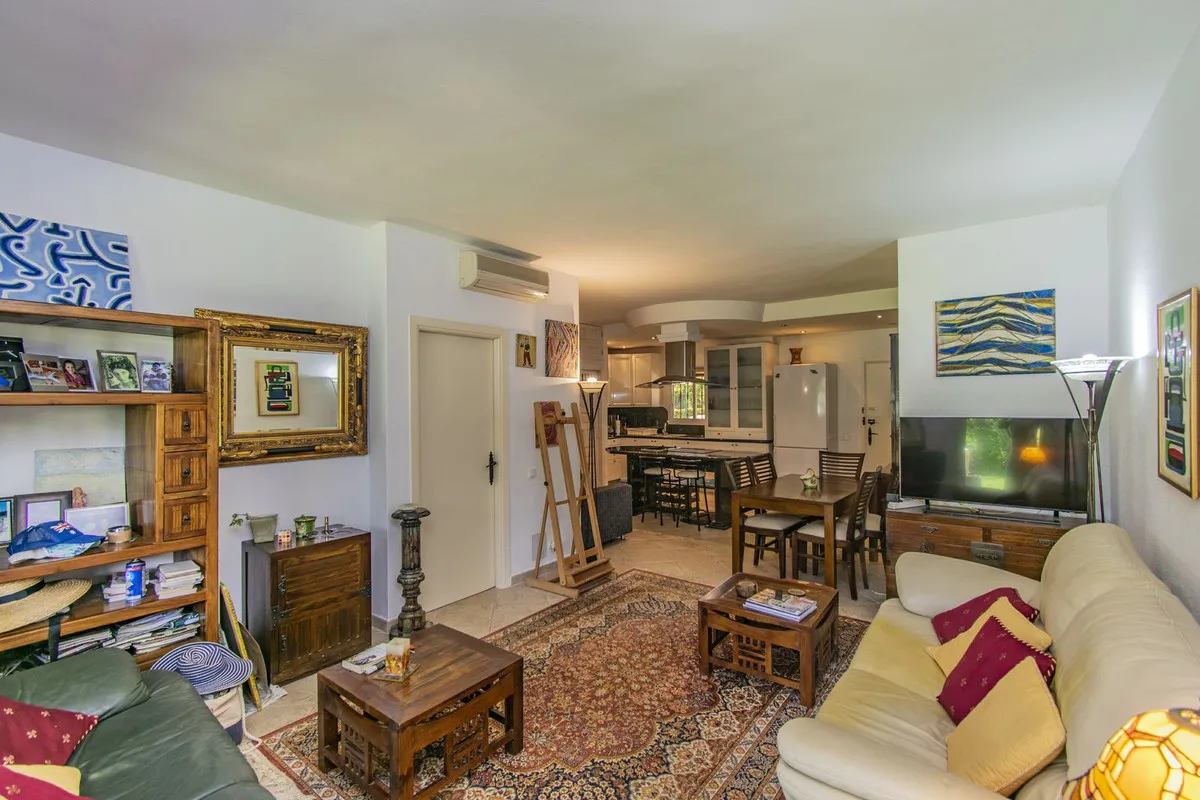 ef689f97-0892-415d-9ab2-e9b86e71db57