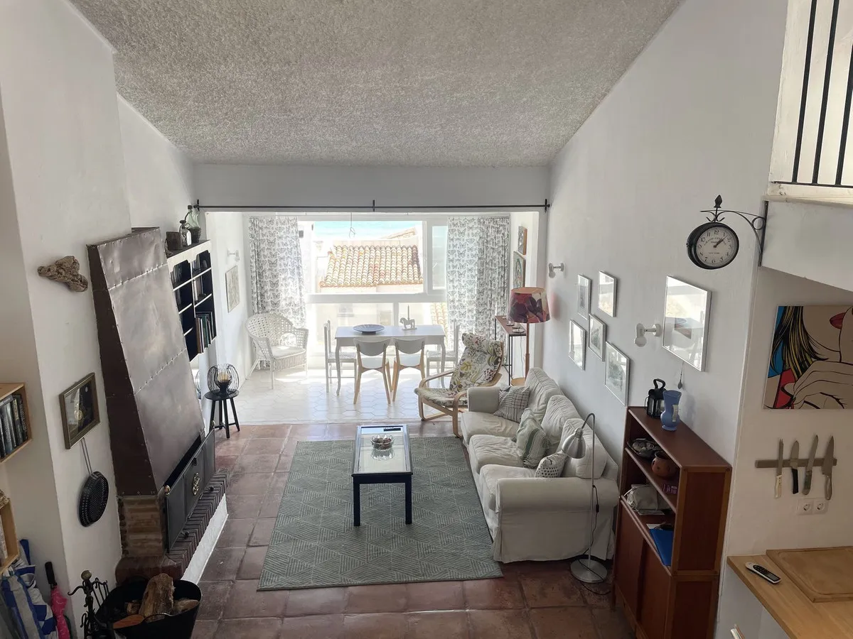 4e754055-64cd-41d3-a088-a7435865f7a2