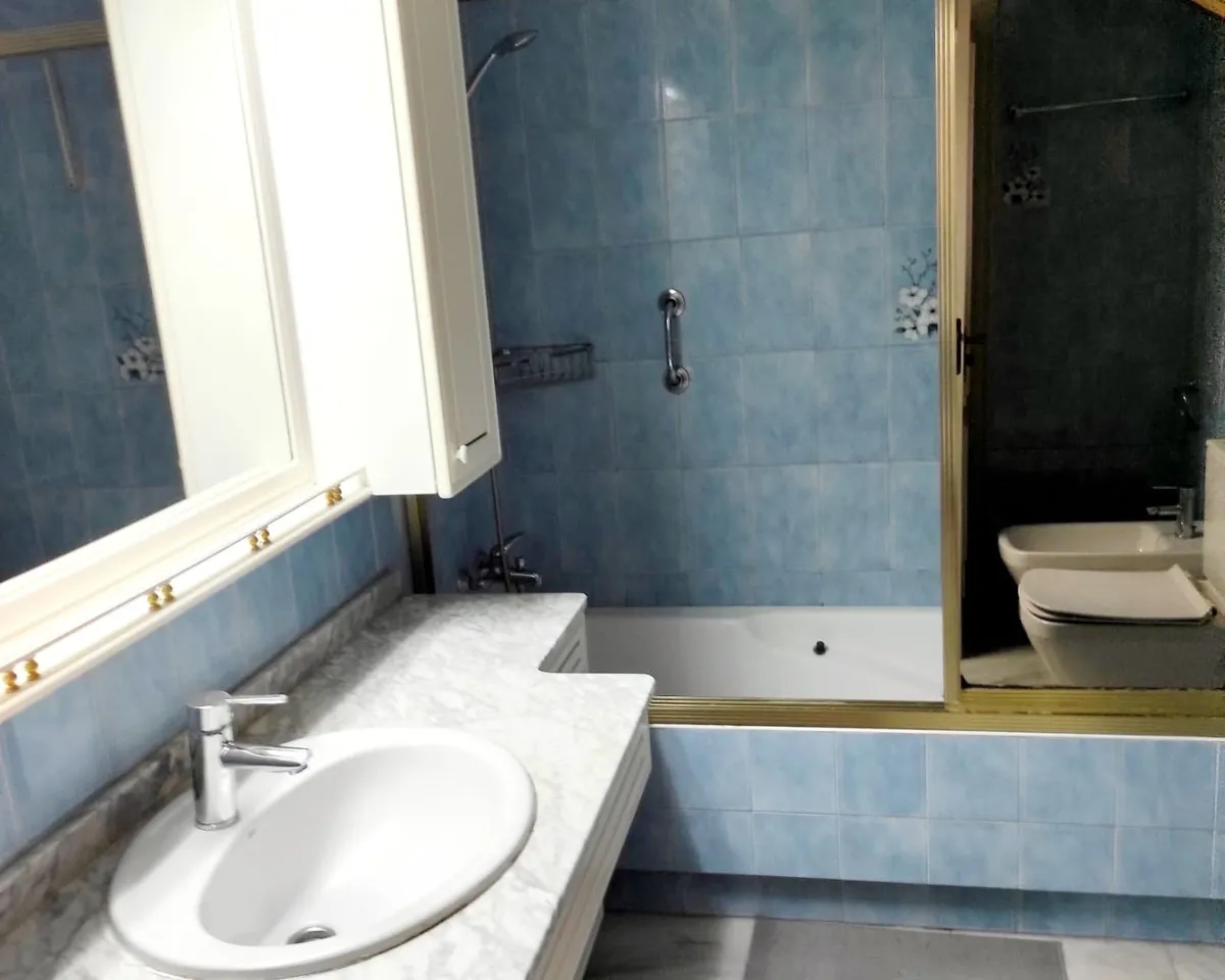 f8791624-b320-443c-8c37-338047f200c5