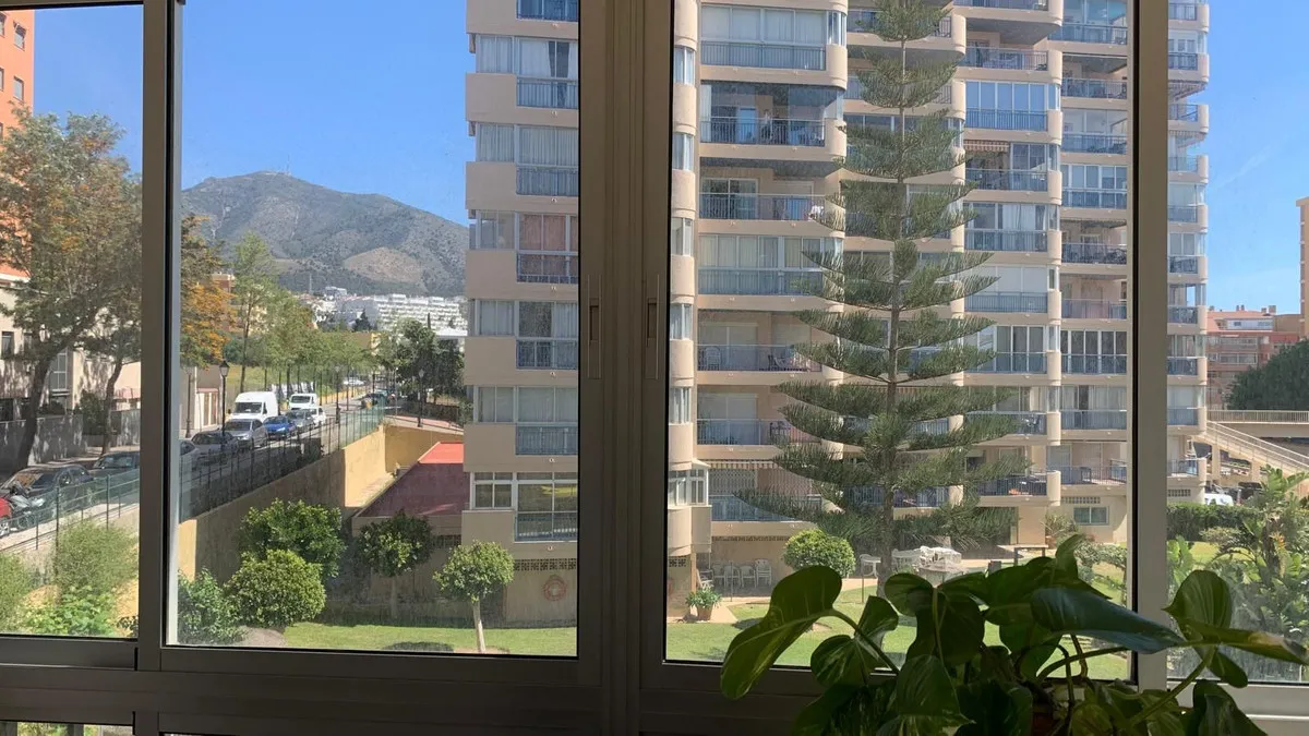 df45a9a2-f841-4704-8ea1-156031b0d340