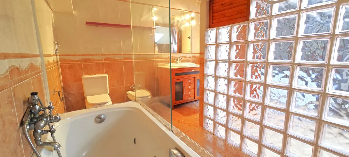 818bd0f9-ada4-4c4b-841d-e654a59f7bb2