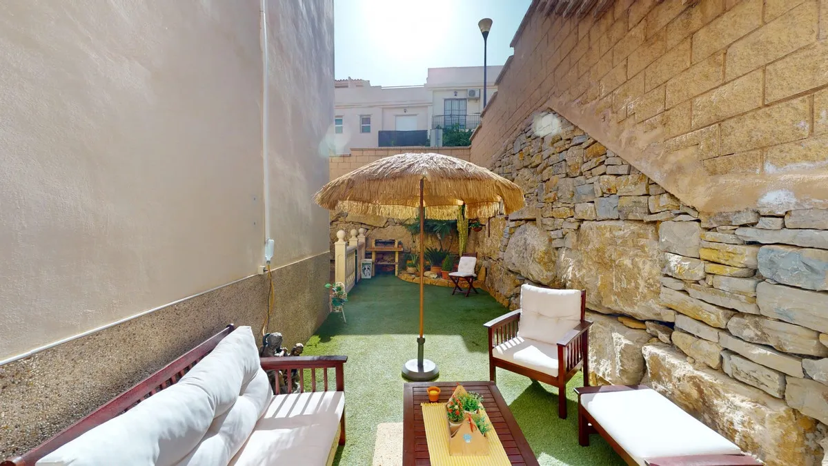 8d89aa2d-ca7f-4c82-8f83-3e14ca07e17b