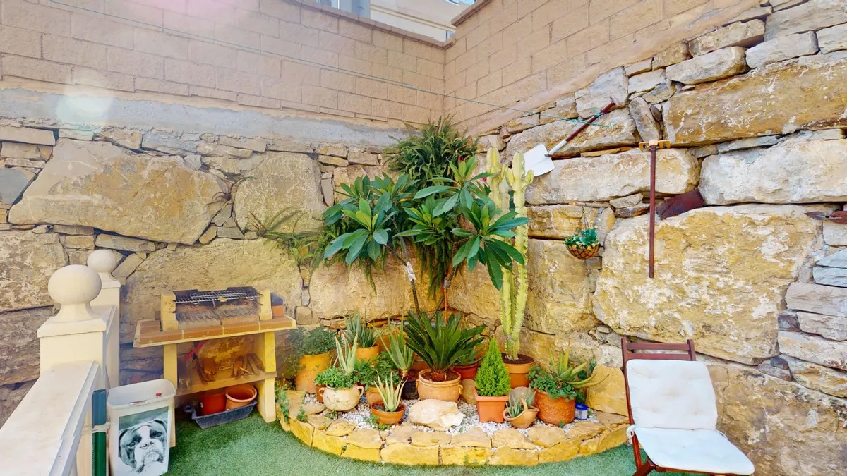 fb434881-c82a-447a-b356-a75957fff86d