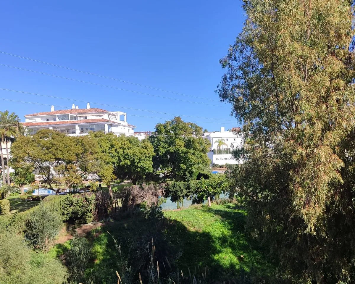 9b42e855-9d74-425d-90ef-59ca12697e23