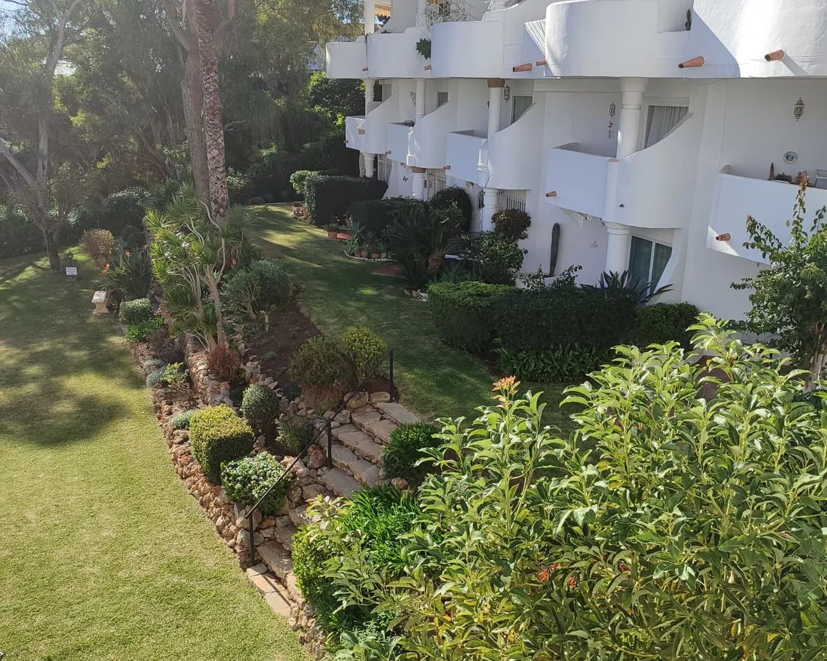 a4813a82-9a39-40fc-8107-7dbaefd5c8f0