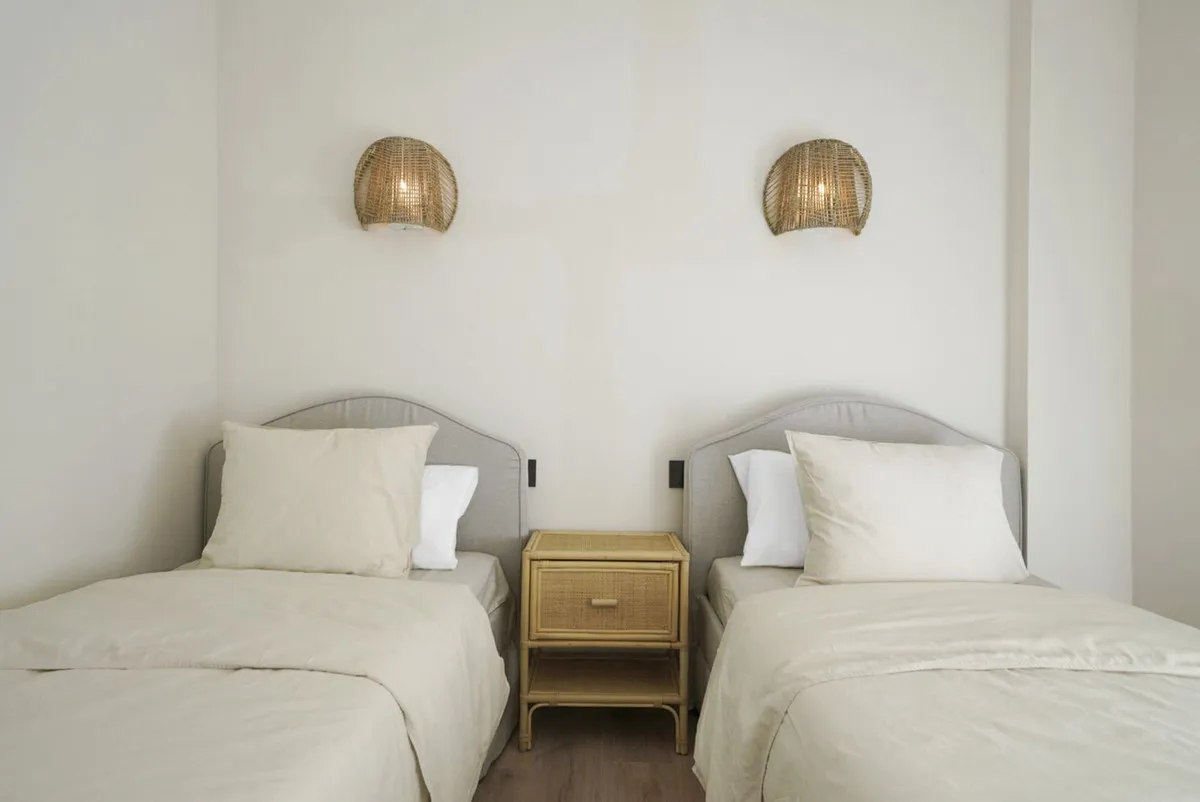 af2b7bf6-79e2-49b8-a164-f4b756b2e636