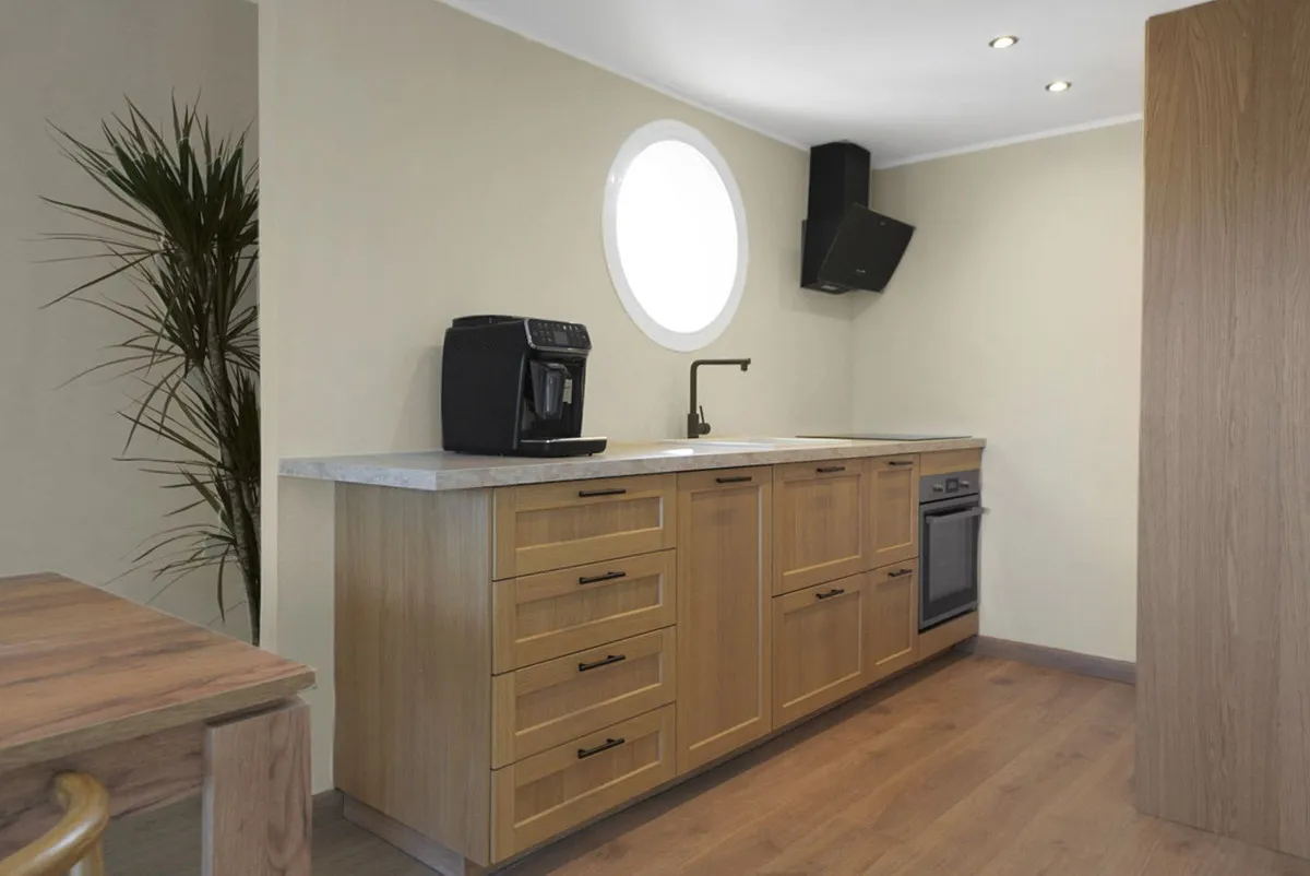 c1a80b7a-8098-4f54-bcc4-280379baa44f