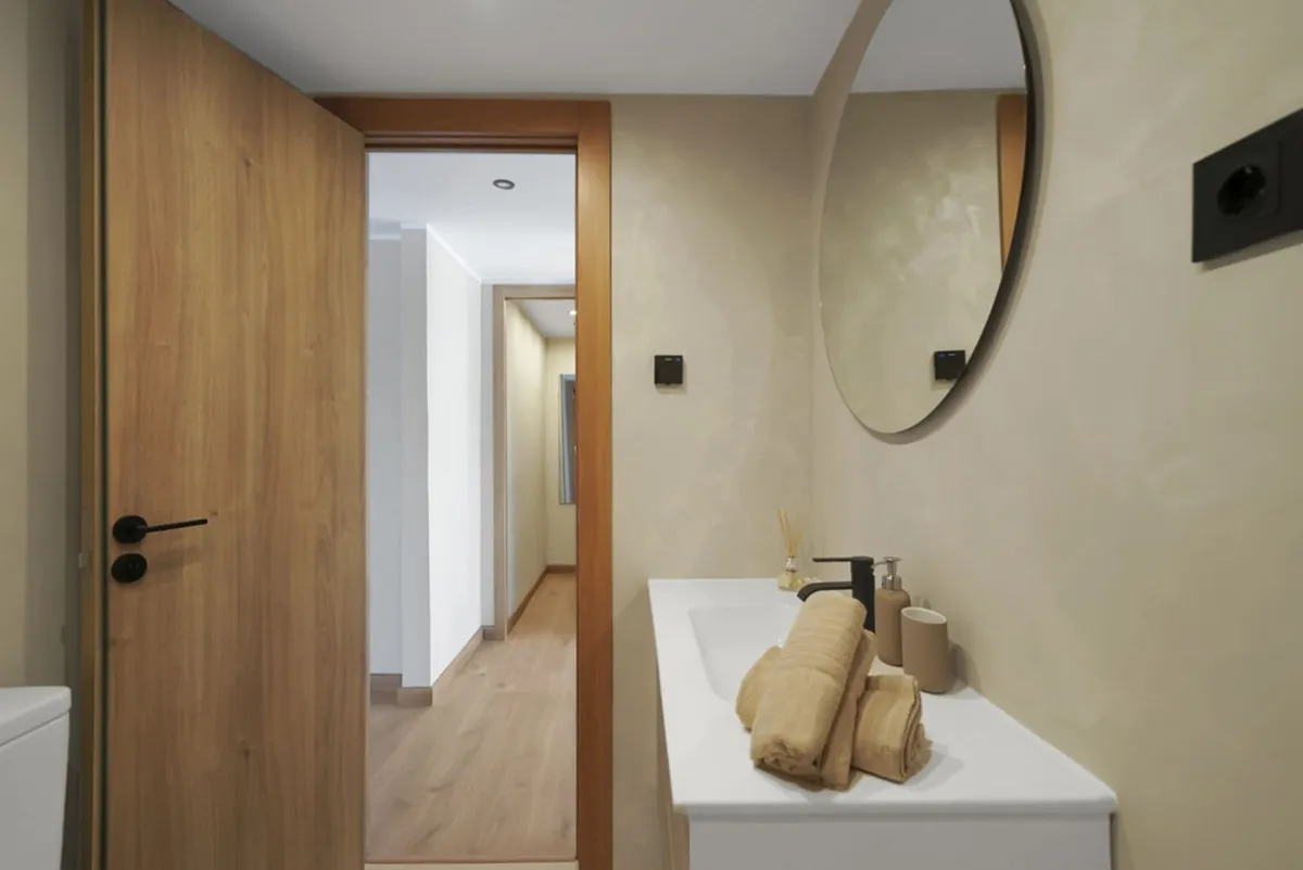 ebb6b93f-2240-4644-9889-3d76e8bba545