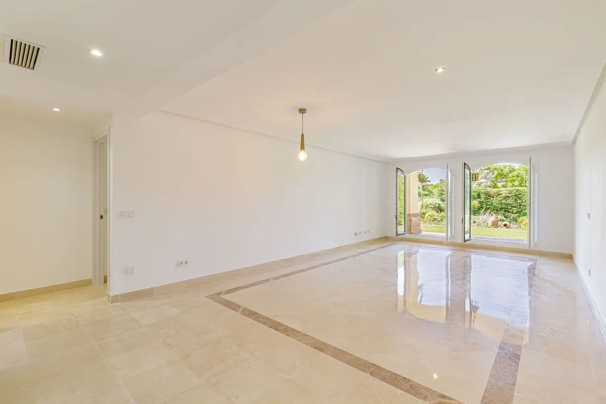 9945a692-27bb-4ce7-83bf-d54b5ad44440