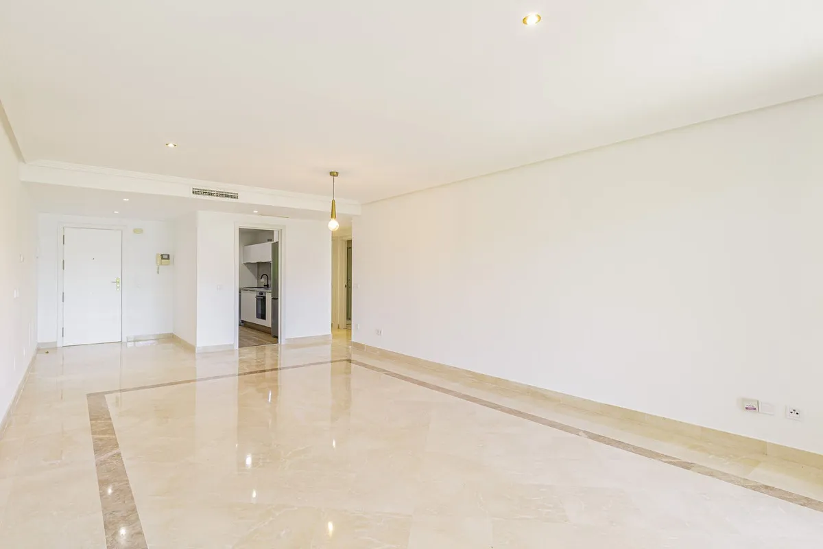 ee1823d9-7b82-4fef-b31e-8869191c9600