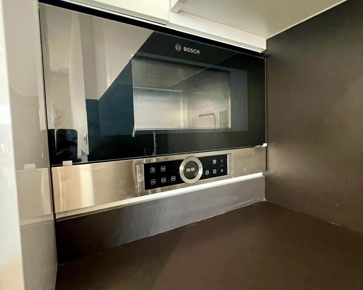 b2b277a8-7564-4996-97df-3a96f272f7e3