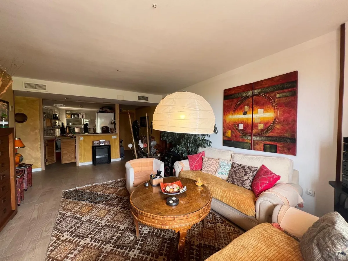 b2e3e89e-15f7-462f-8233-7f4201a809f6