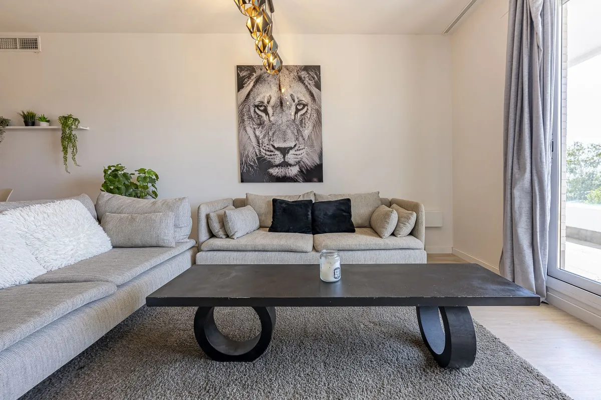 c843f74e-a348-4164-a1fd-cd7319551988