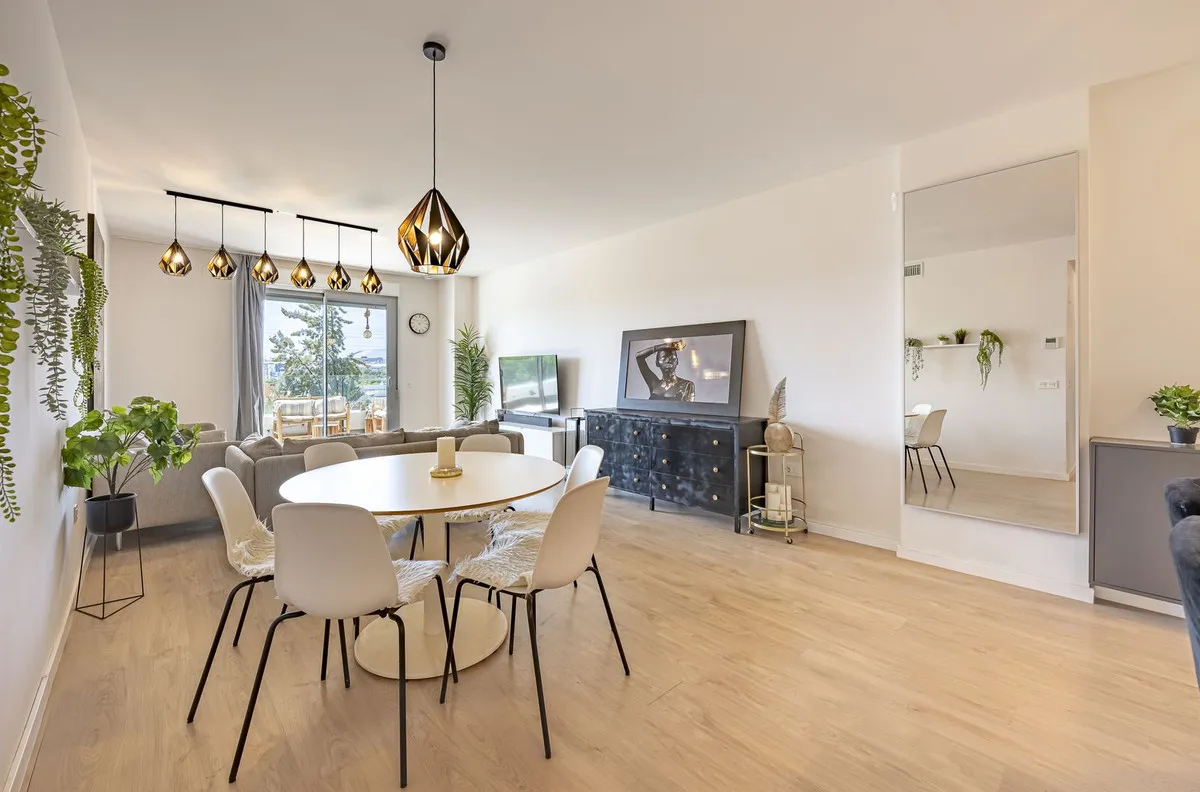 d2837a4a-6982-4ee9-a77f-81d325745f71