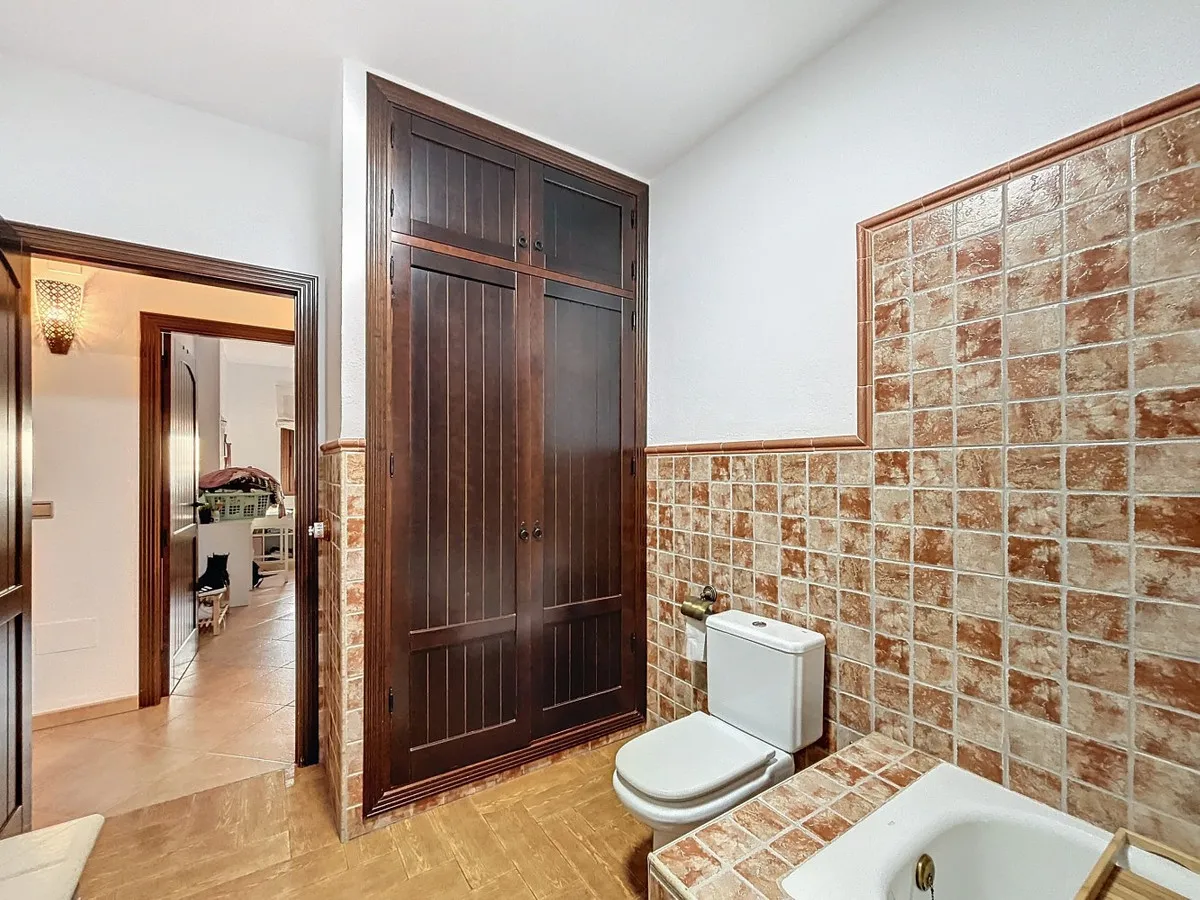 629e0d4b-9455-4c4b-af5c-fb3c303a103f