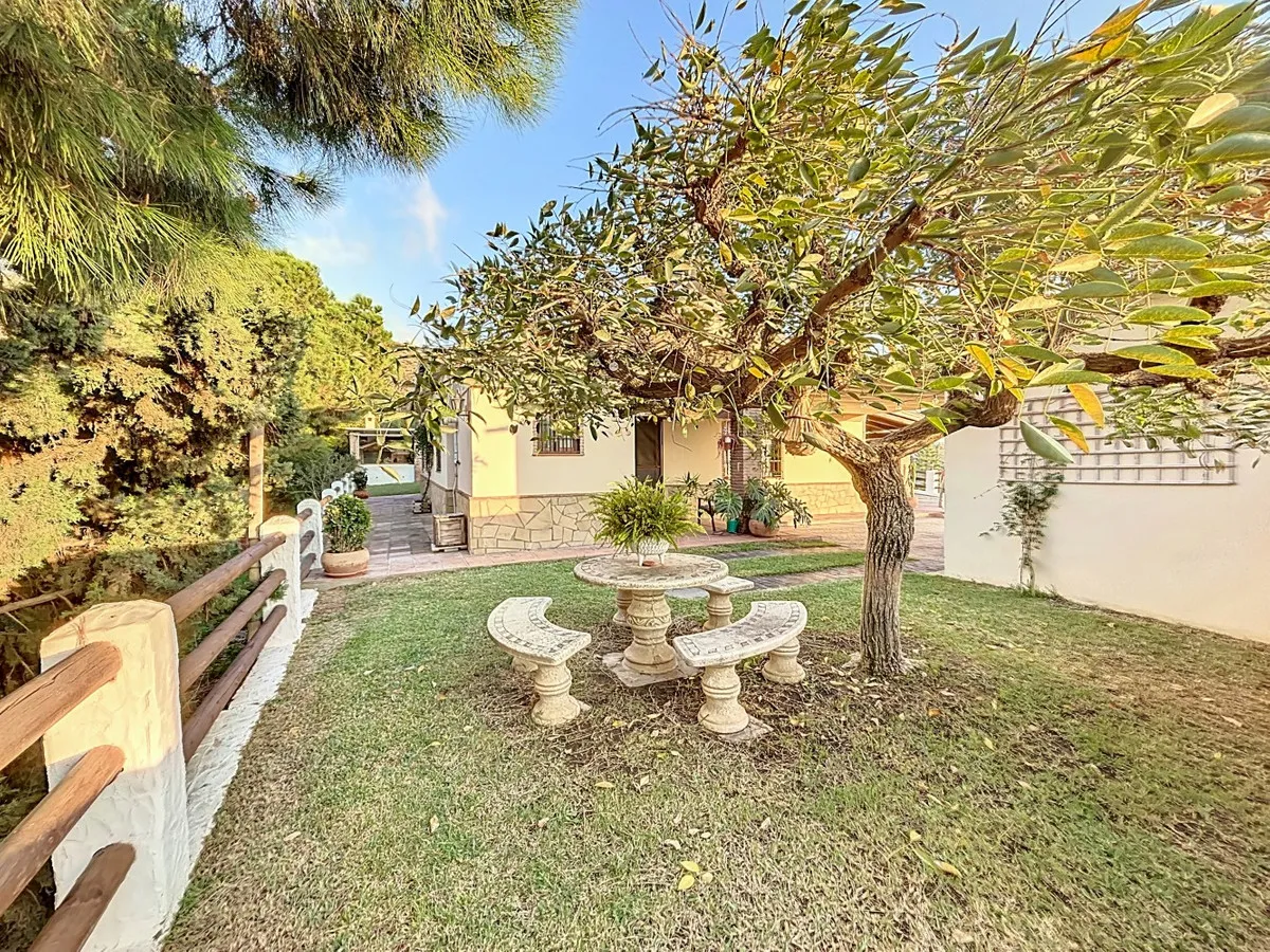 aa5d199c-58f3-4c84-b223-46f8804c50c0