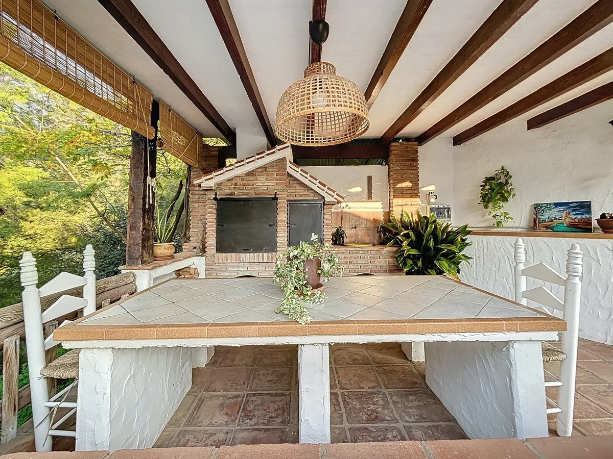 ecb639cd-413b-4bfe-a716-30df22f2841a