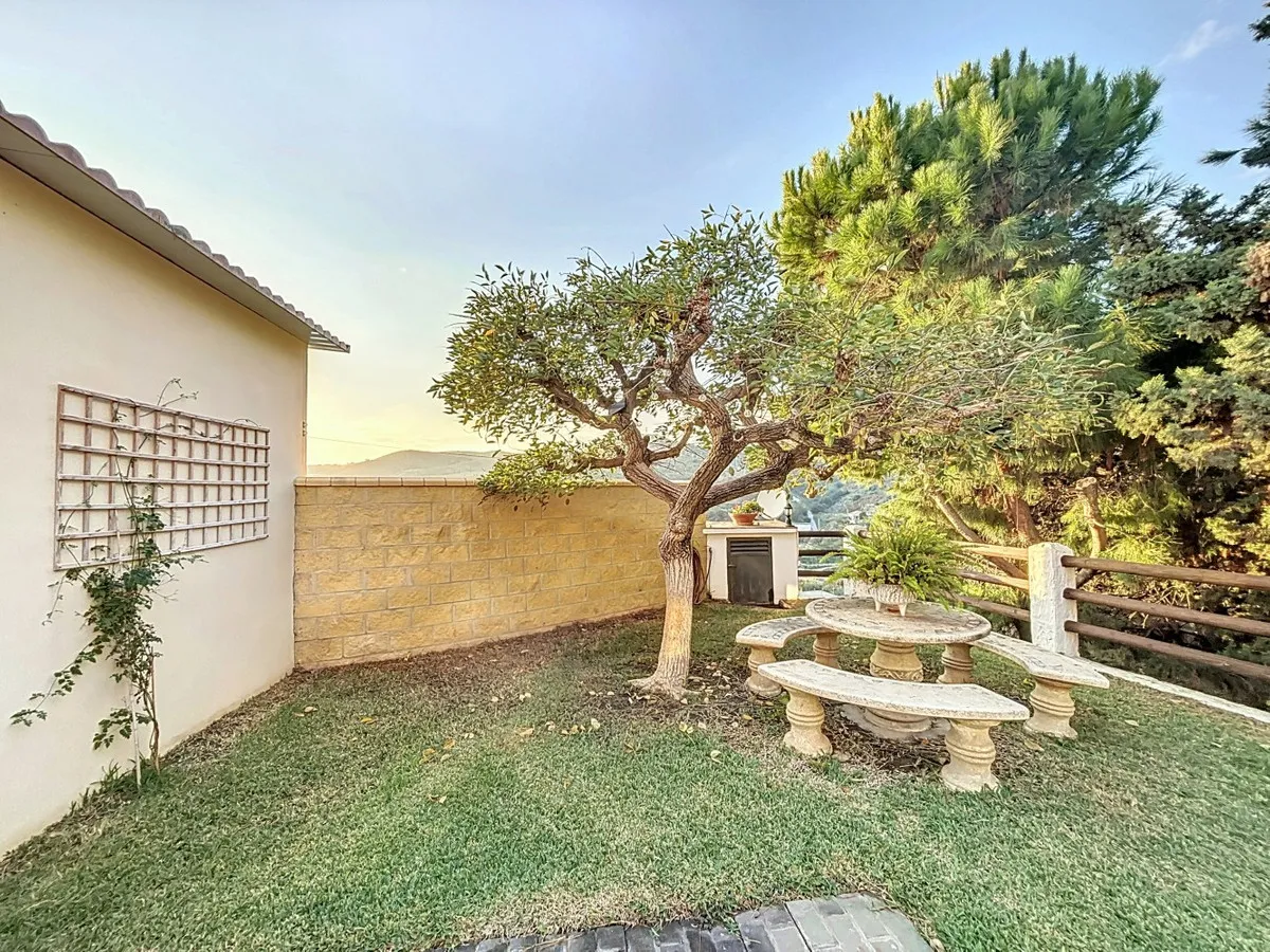 f72aec72-f24d-4fc4-9942-1fe2975989eb