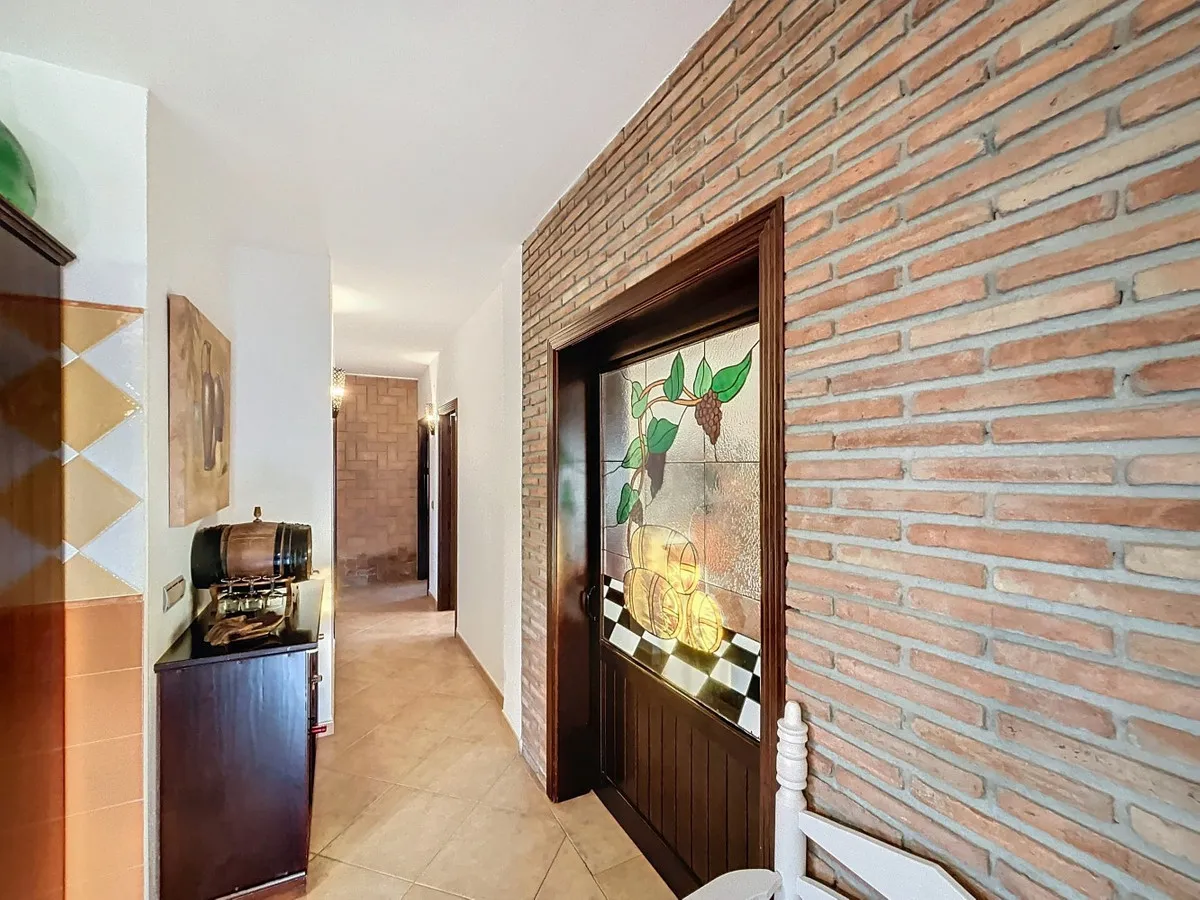 ff17e9f6-4c36-4c79-bae2-d207f6b12b96