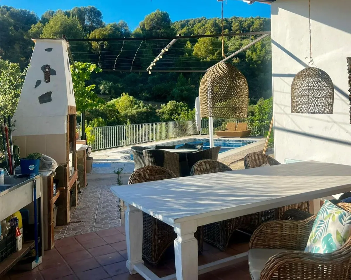 b3801ada-1c24-429e-bdd3-469a30d39117