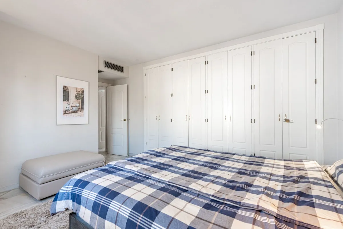 0b14fc83-17ba-4957-bbe1-7de4bd00a987