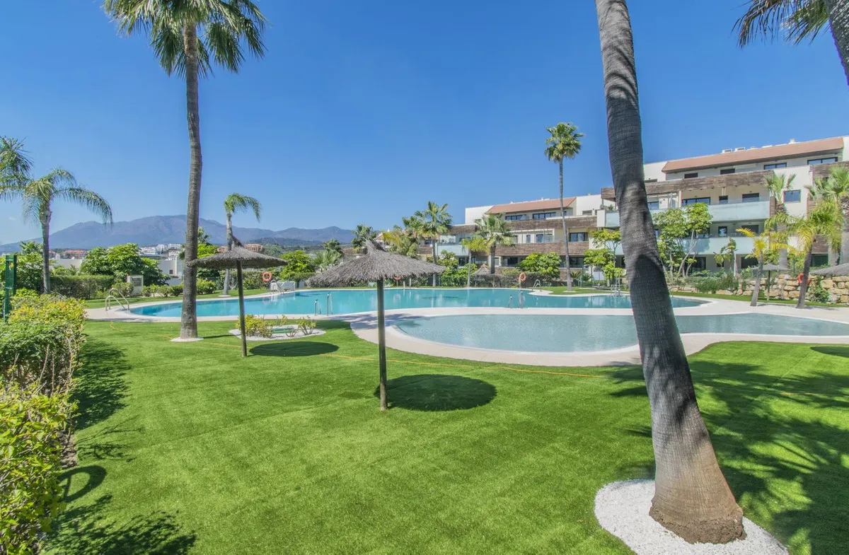 10a4adf1-50b1-48d7-92c9-e6f50a8f8809